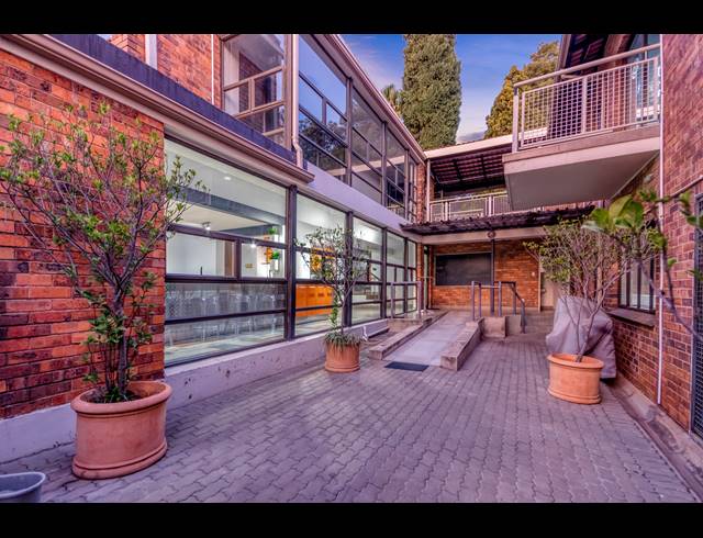 625M² OFFICE FOR SALE IN PARKTOWN